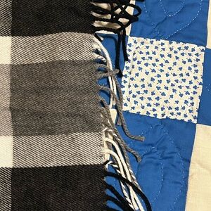 Geoffrey Beene Black Cashmere Scarf